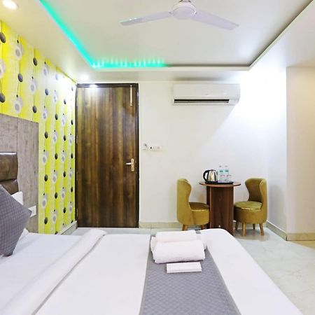 Hotel Broadway Near Delhi Airport Új-Delhi Kültér fotó