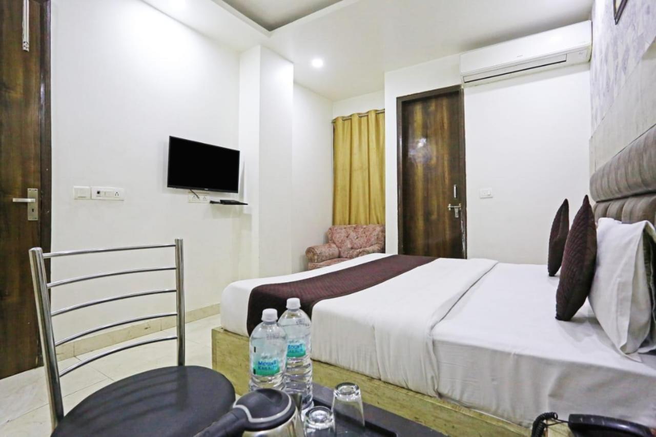 Hotel Broadway Near Delhi Airport Új-Delhi Kültér fotó