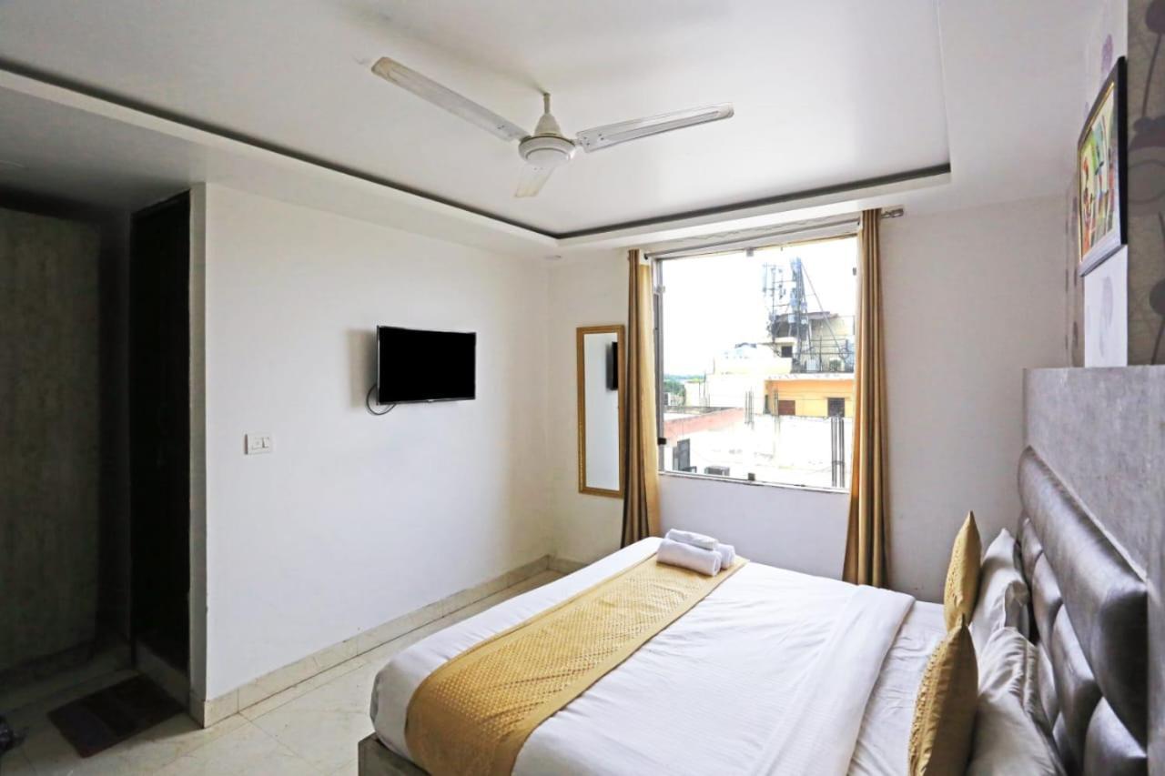Hotel Broadway Near Delhi Airport Új-Delhi Kültér fotó