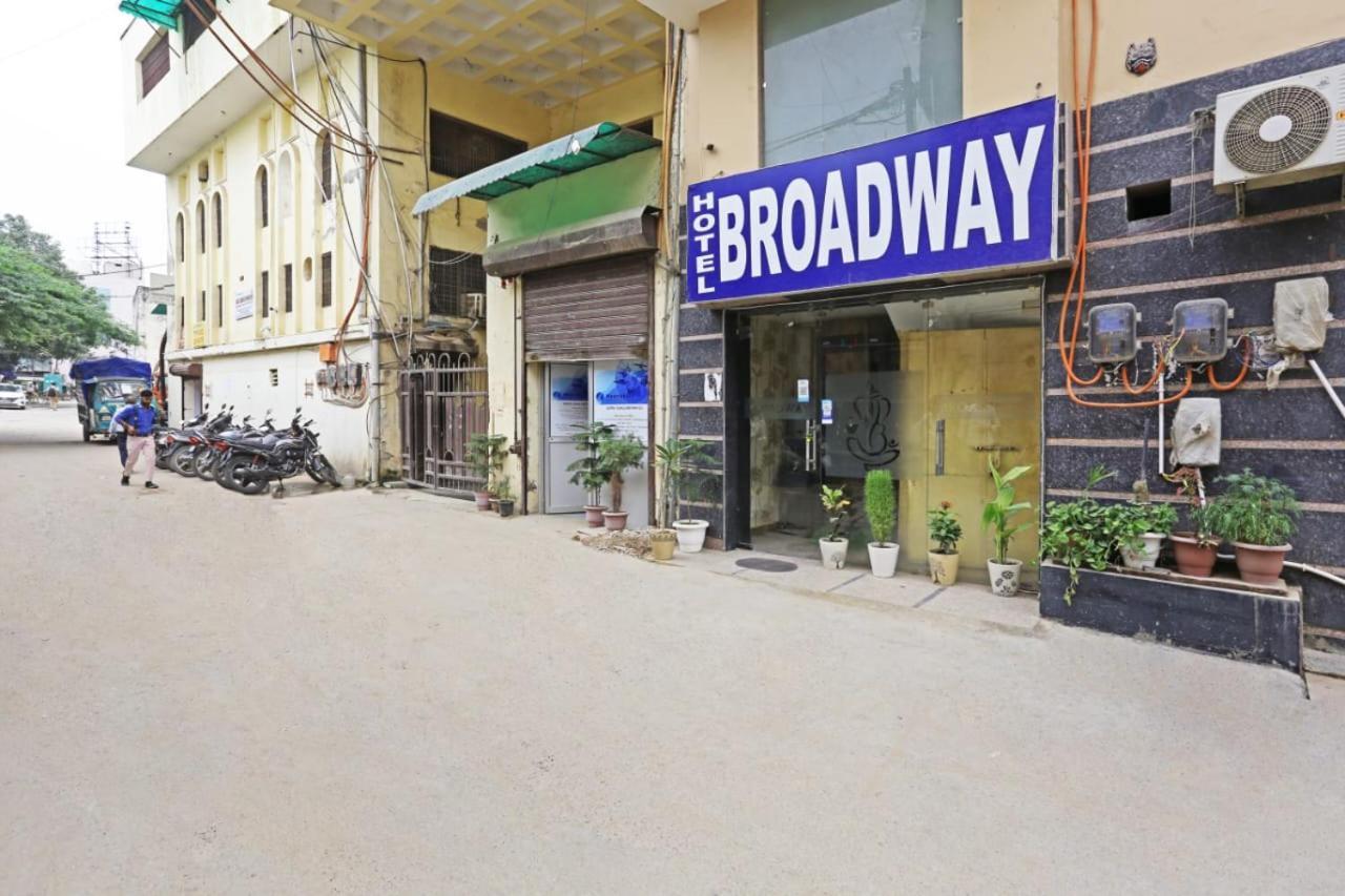 Hotel Broadway Near Delhi Airport Új-Delhi Kültér fotó
