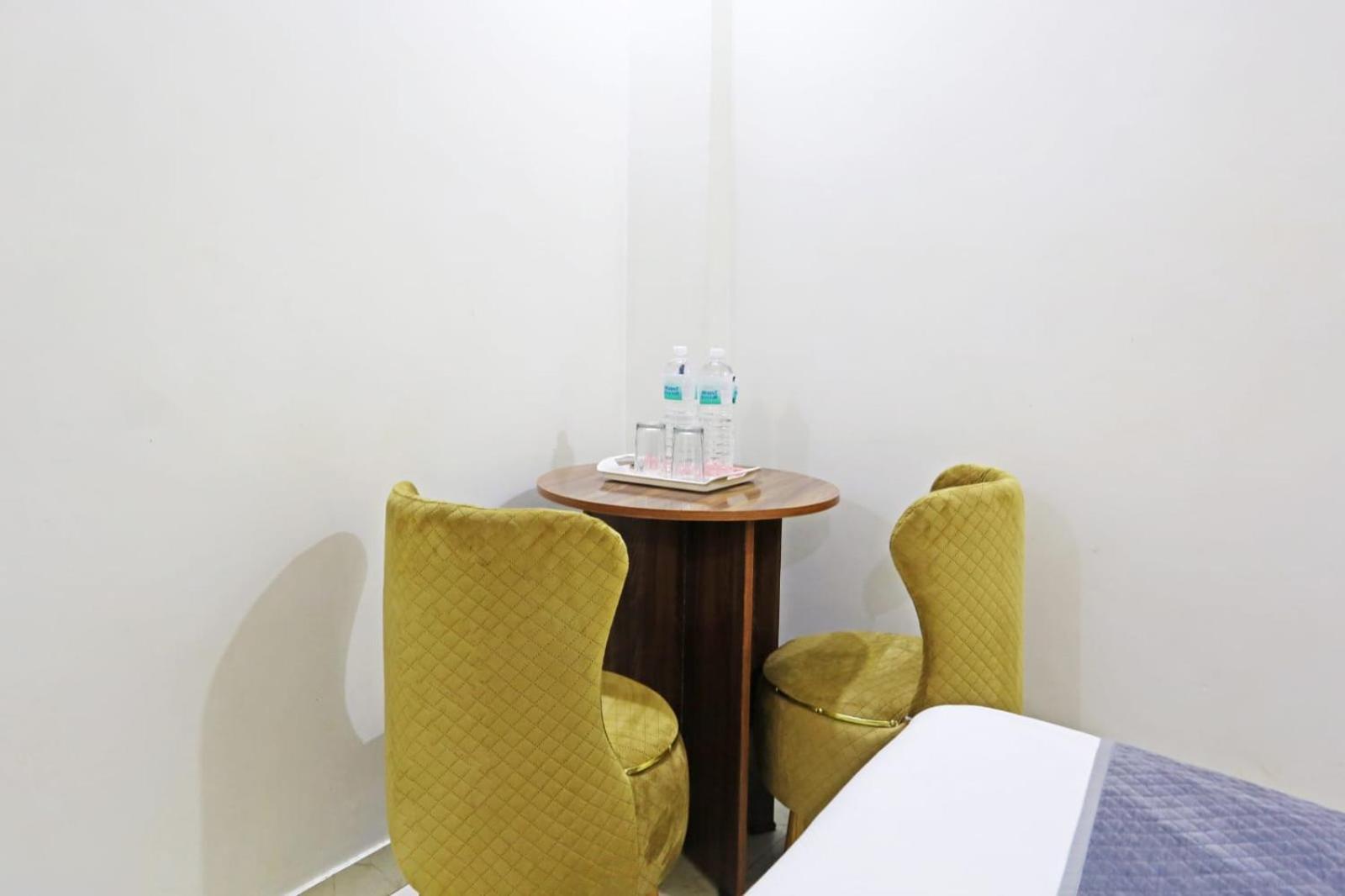 Hotel Broadway Near Delhi Airport Új-Delhi Kültér fotó