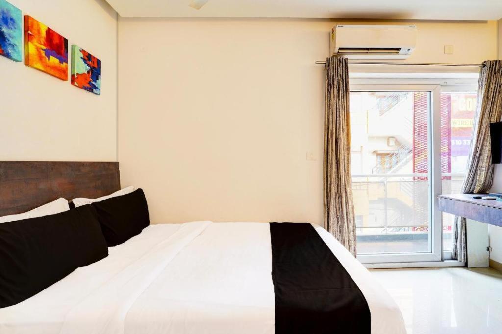 Hotel Broadway Near Delhi Airport Új-Delhi Kültér fotó